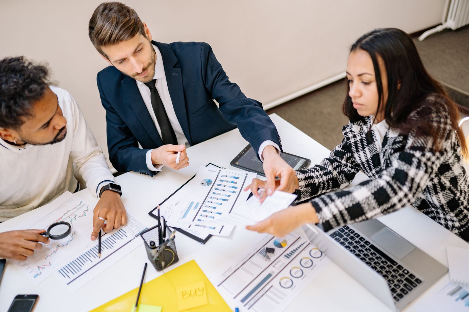 ¿Qué hace una agencia de marketing digital y cómo elegir la tuya?